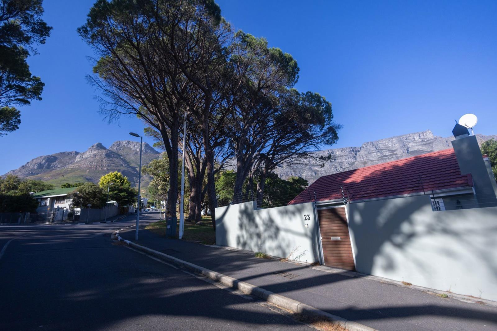 2 Bedroom House in Vredehoek