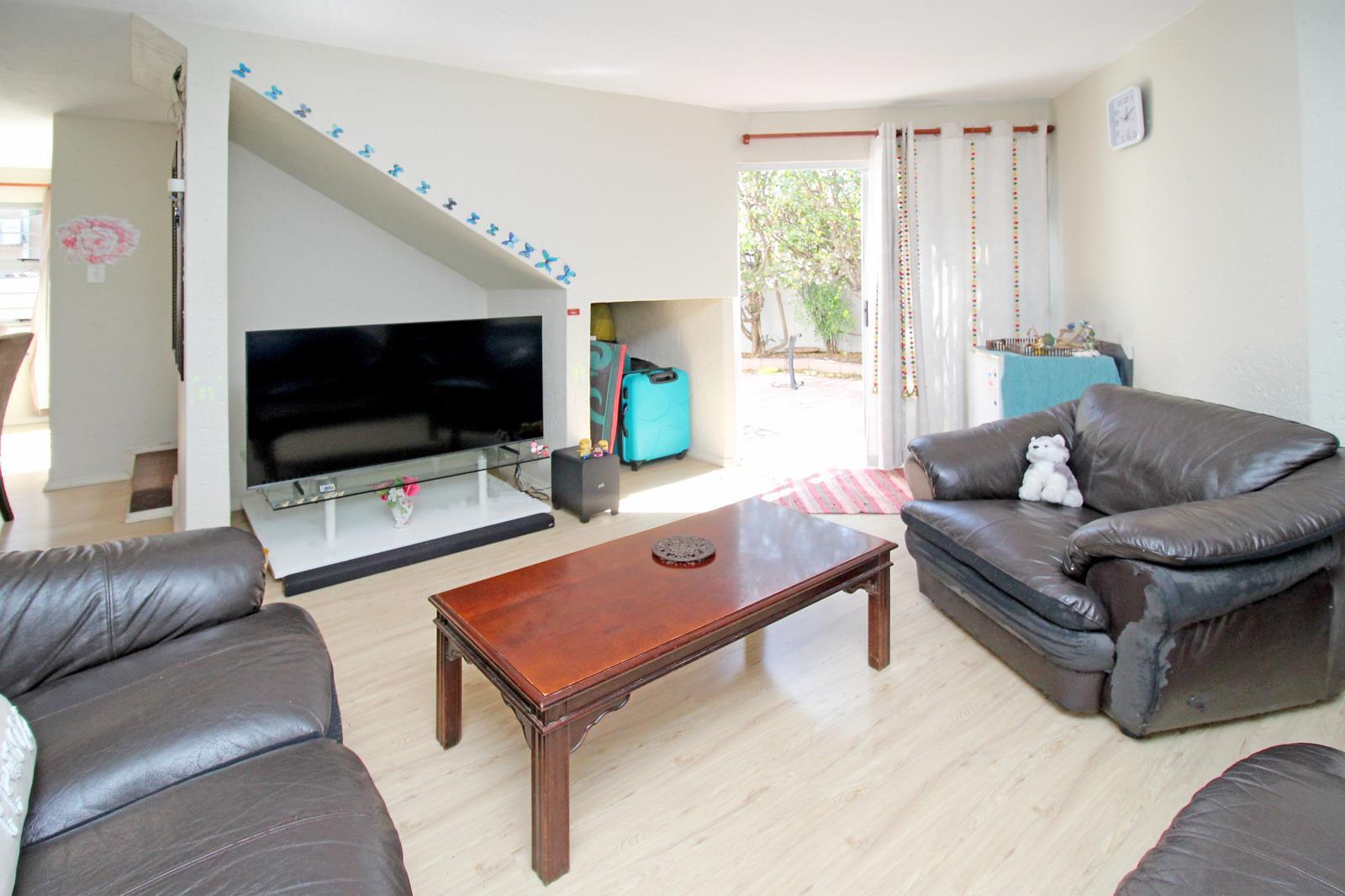 2 Bedroom House in Sunninghill