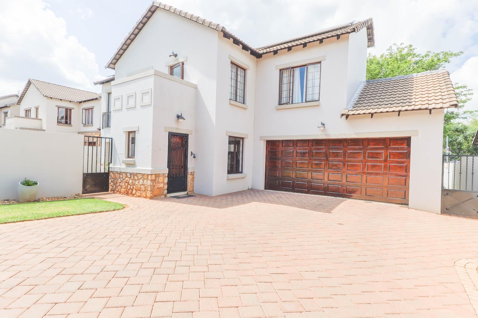 4 Bedroom House in Olympus AH