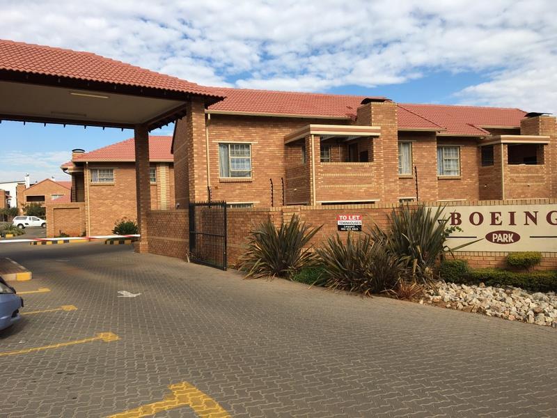 2 Bedroom Townhouse in Elarduspark