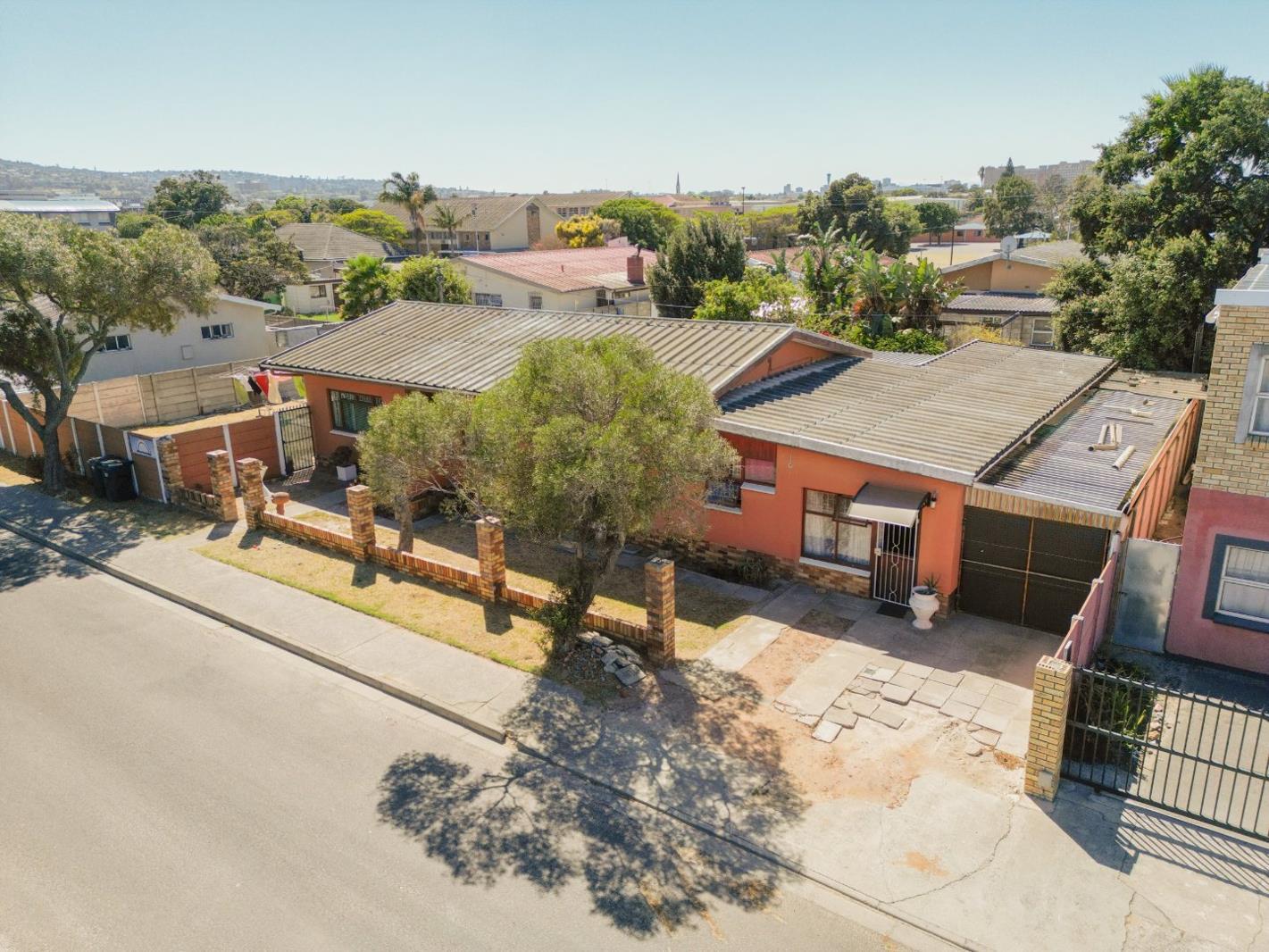 4 Bedroom House in Parow Valley