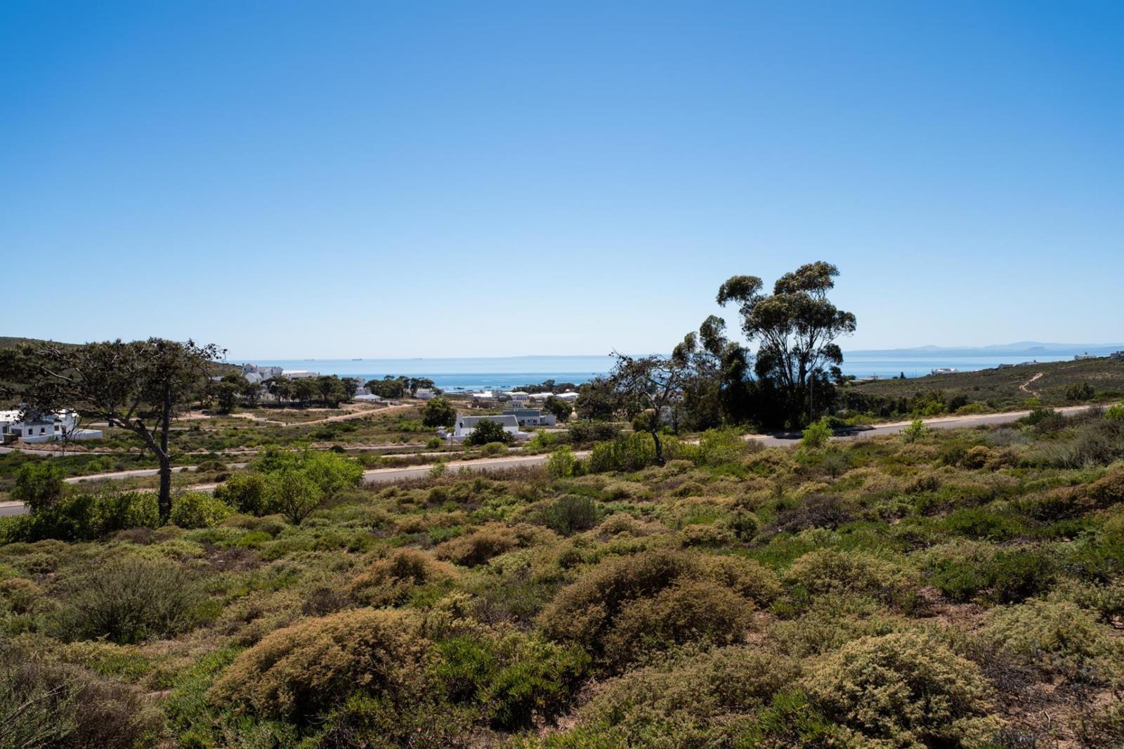 400 m² Land available in St Helena Views