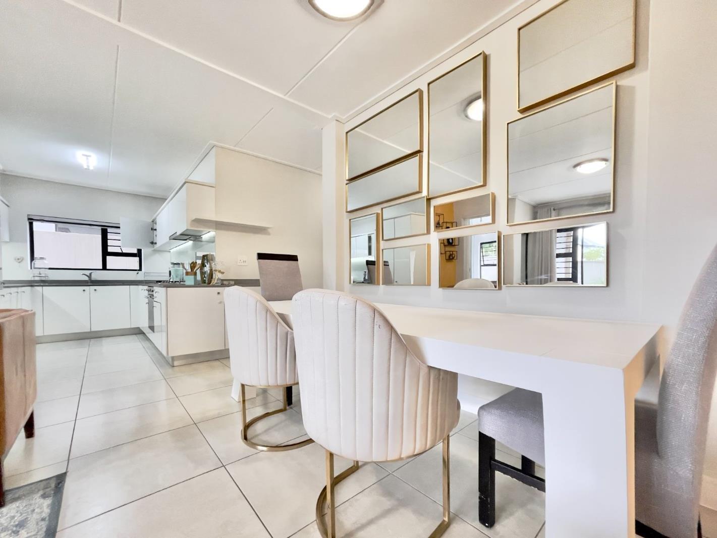 3 Bedroom Apartment in Waterfall