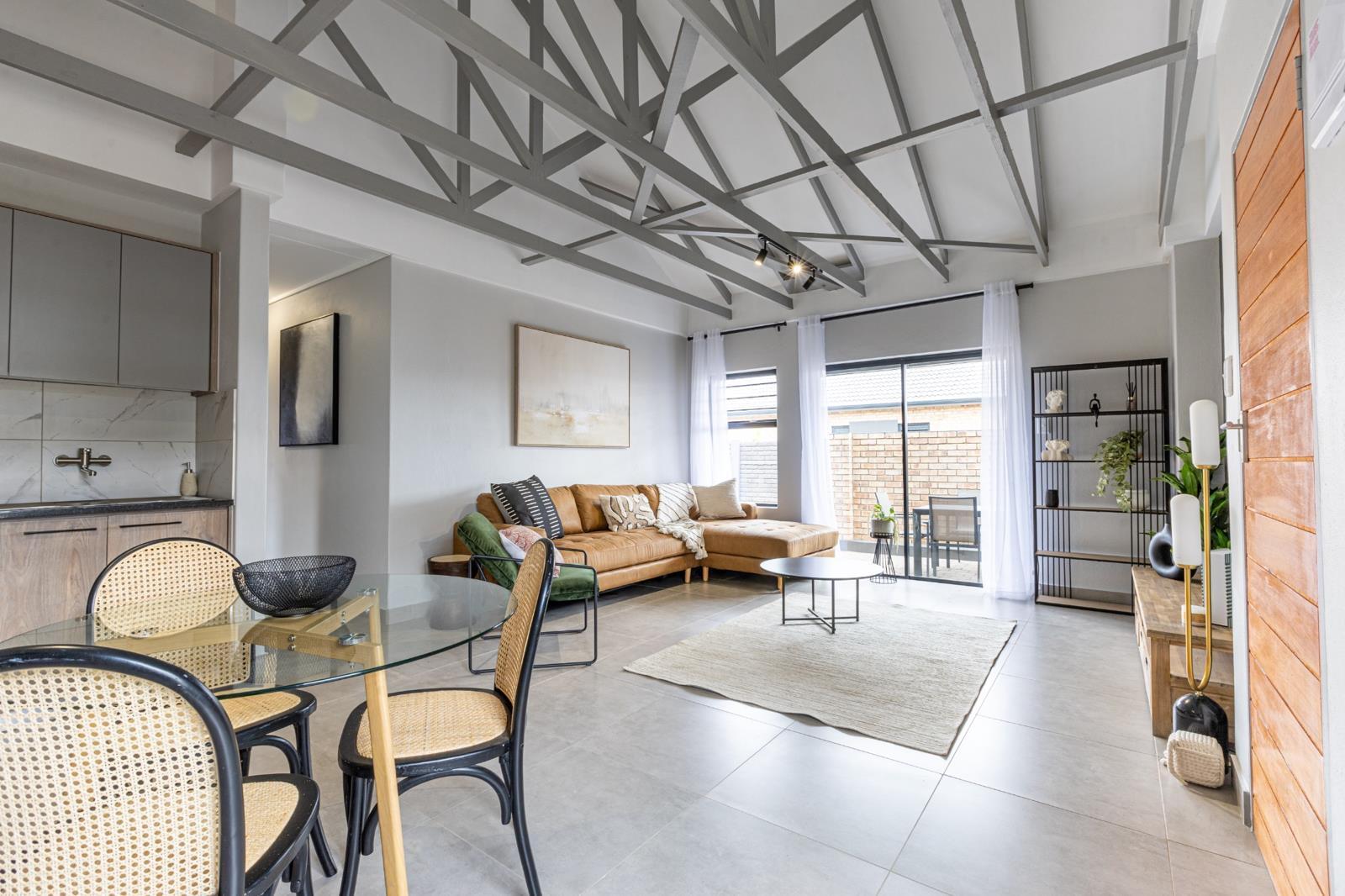 3 Bedroom Simplex in Heuwelsig Estate