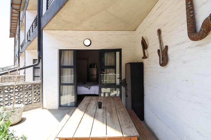 1 Bedroom Apartment in City & Suburban (Maboneng)