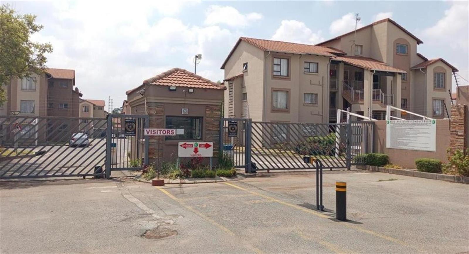 2 Bedroom House in Benoni AH