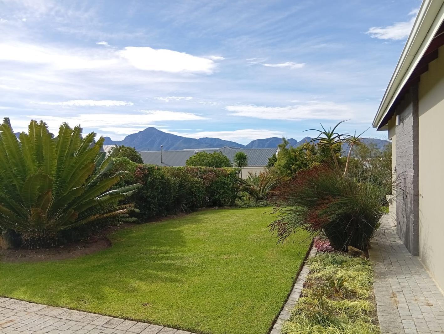 3 Bedroom House in Kraaibosch
