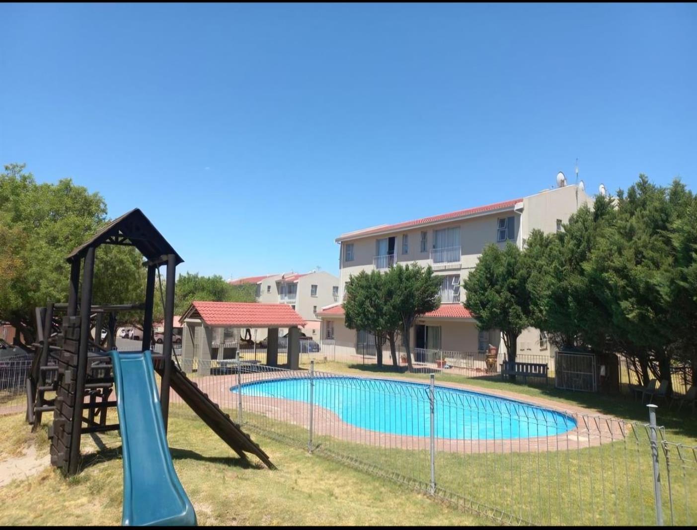 2 Bedroom Apartment in Oakglen