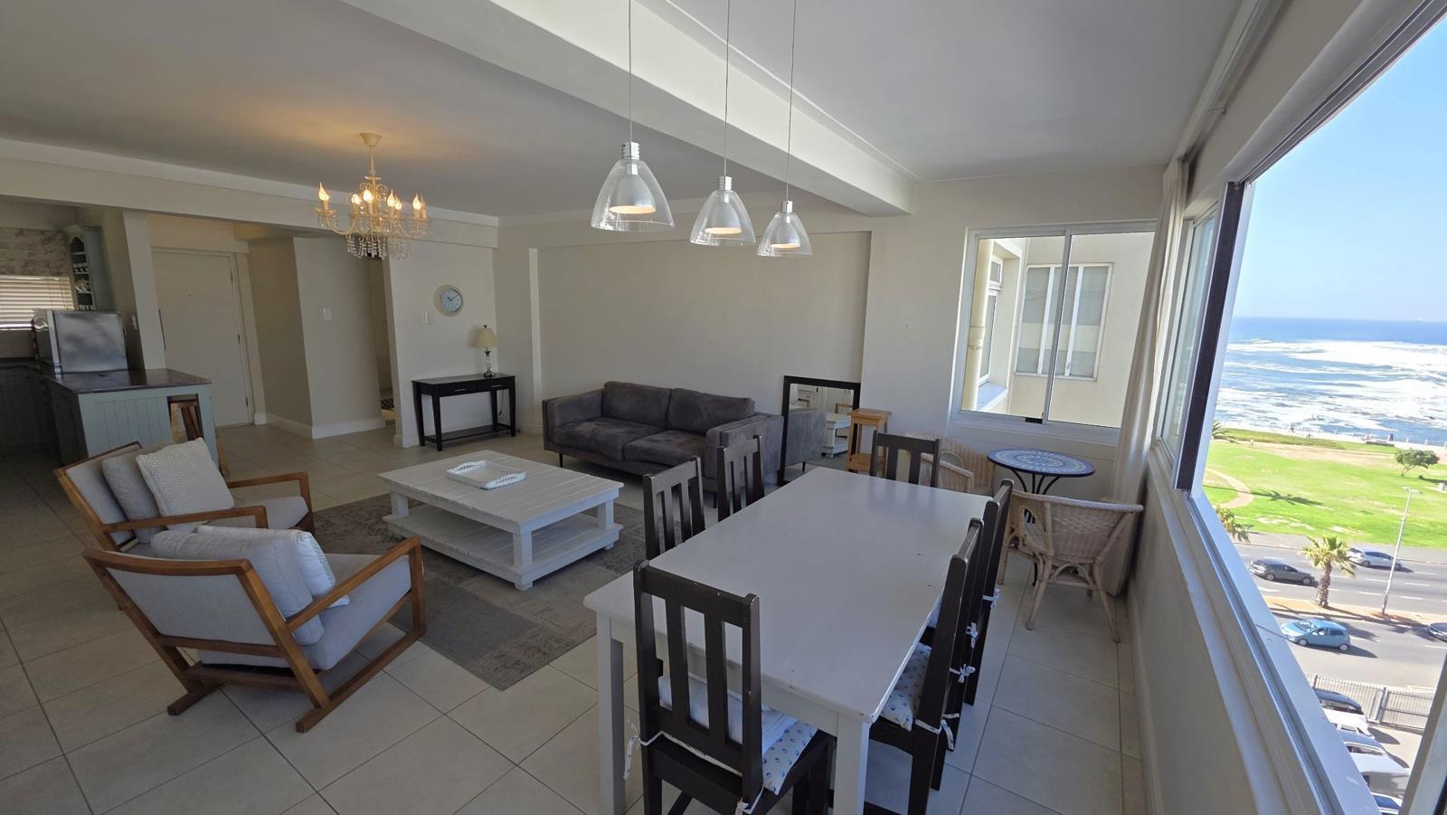 2 Bedroom Apartment in Three Anchor Bay