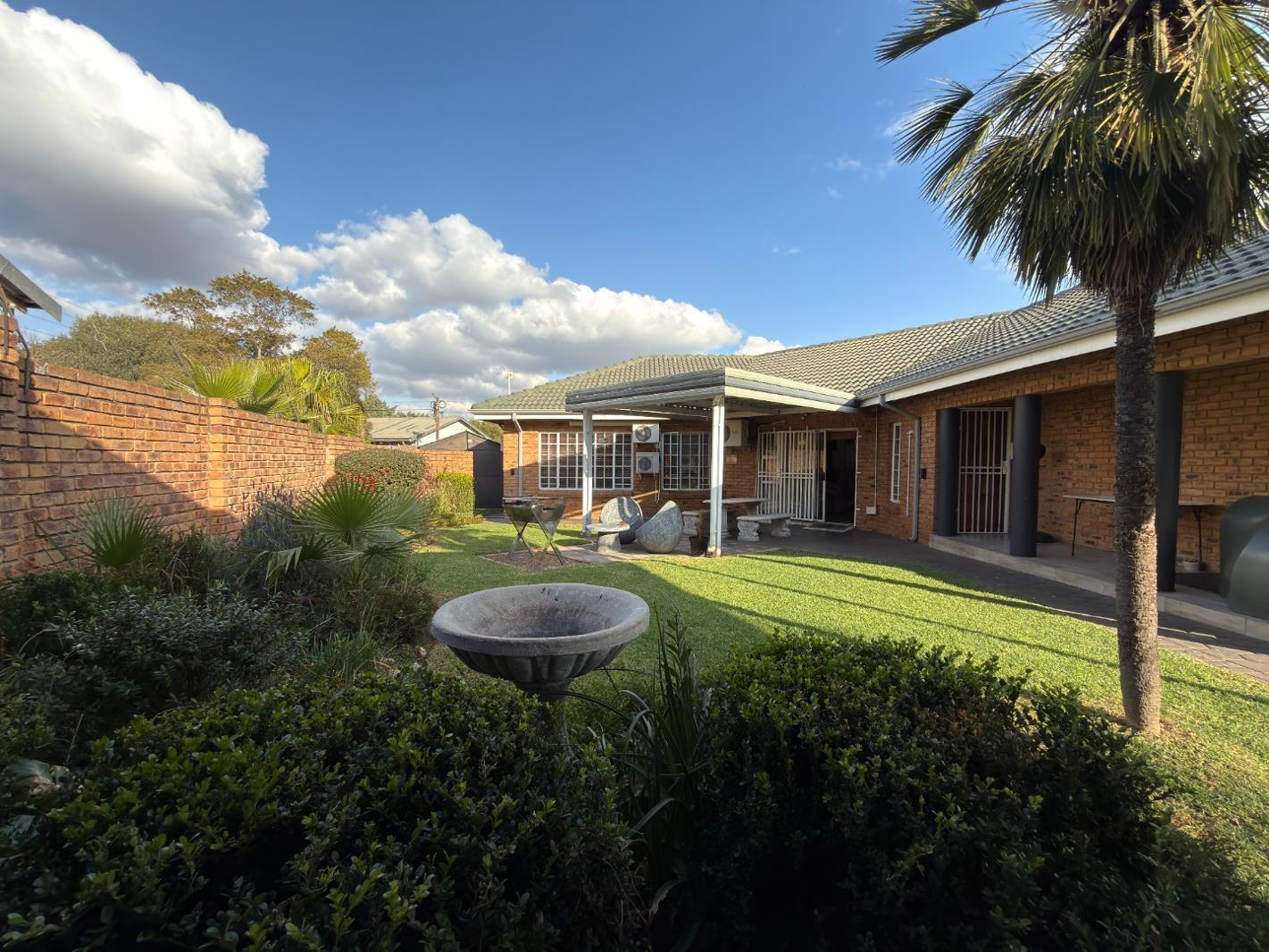 4 Bedroom House in Clubview