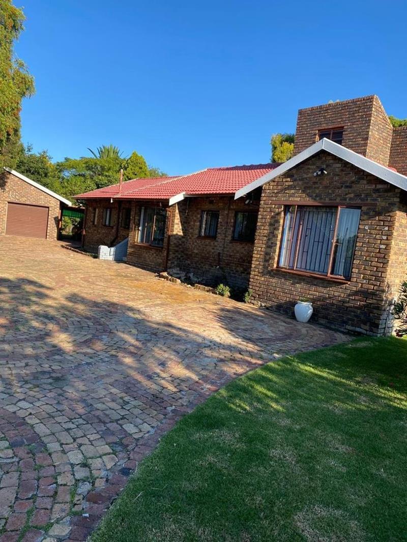 4 Bedroom House in Brackenhurst