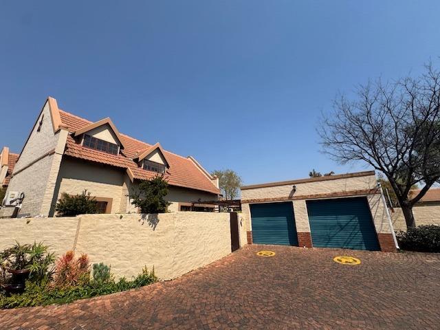 3 Bedroom Townhouse in Equestria