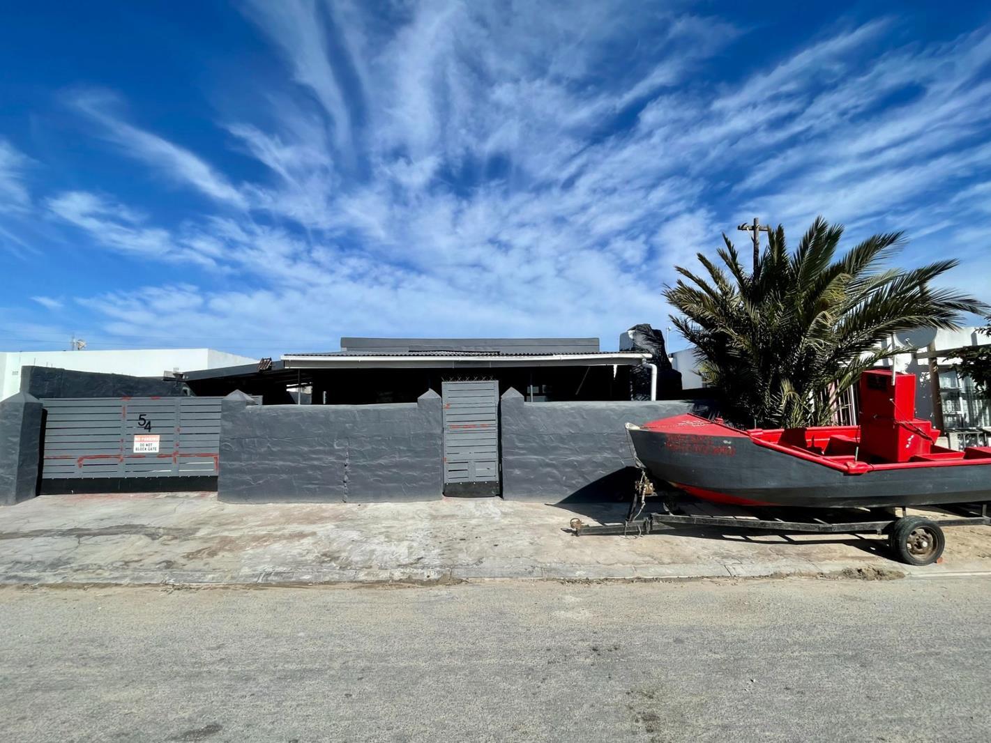 4 Bedroom House in Paternoster