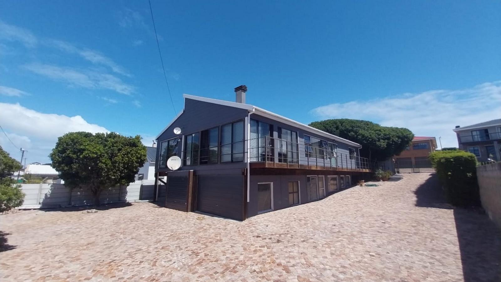 3 Bedroom House in Kleinbaai