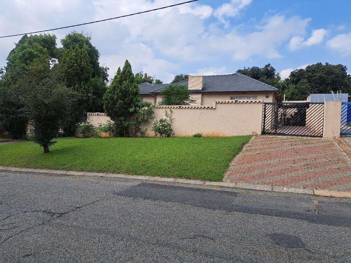 4 Bedroom House in Mondeor