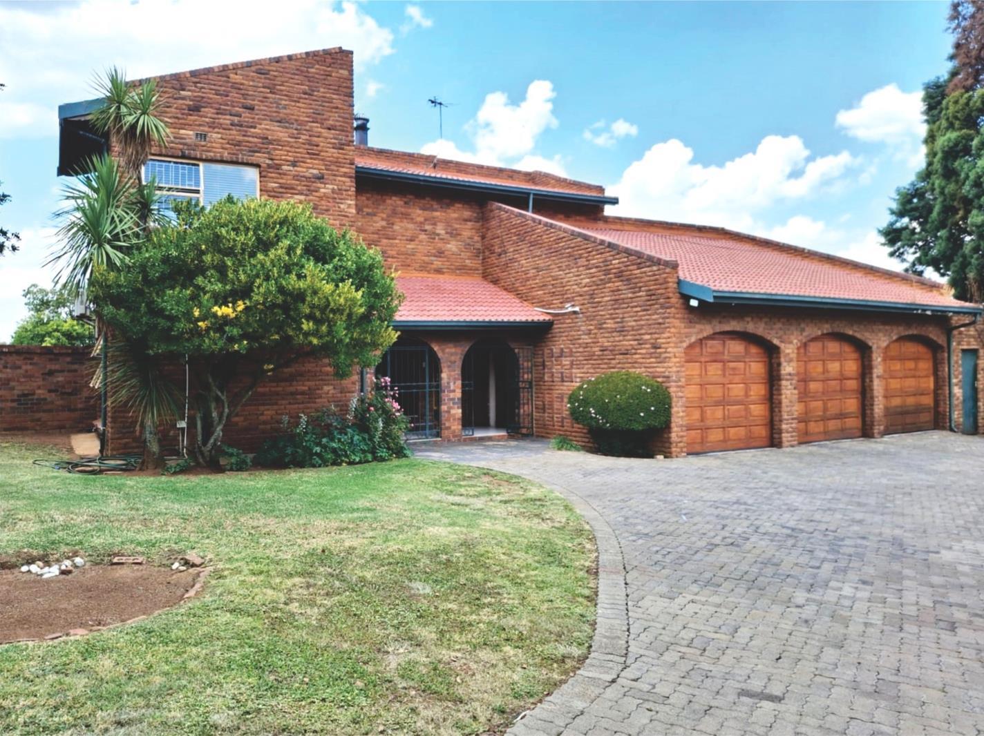 4 Bedroom House in Sunward Park
