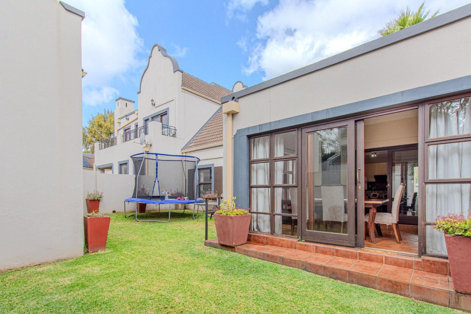 2 Bedroom Townhouse in Boardwalk Meander