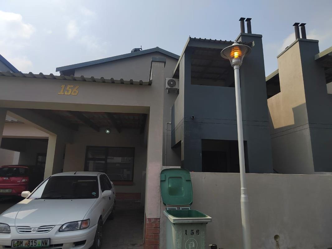 3 Bedroom Townhouse in Waterkloof
