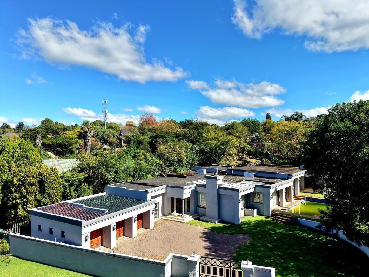 6 Bedroom House in Noordheuwel