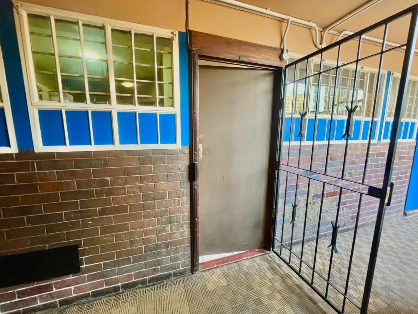 1.5 Bedroom Apartment in Braamfontein