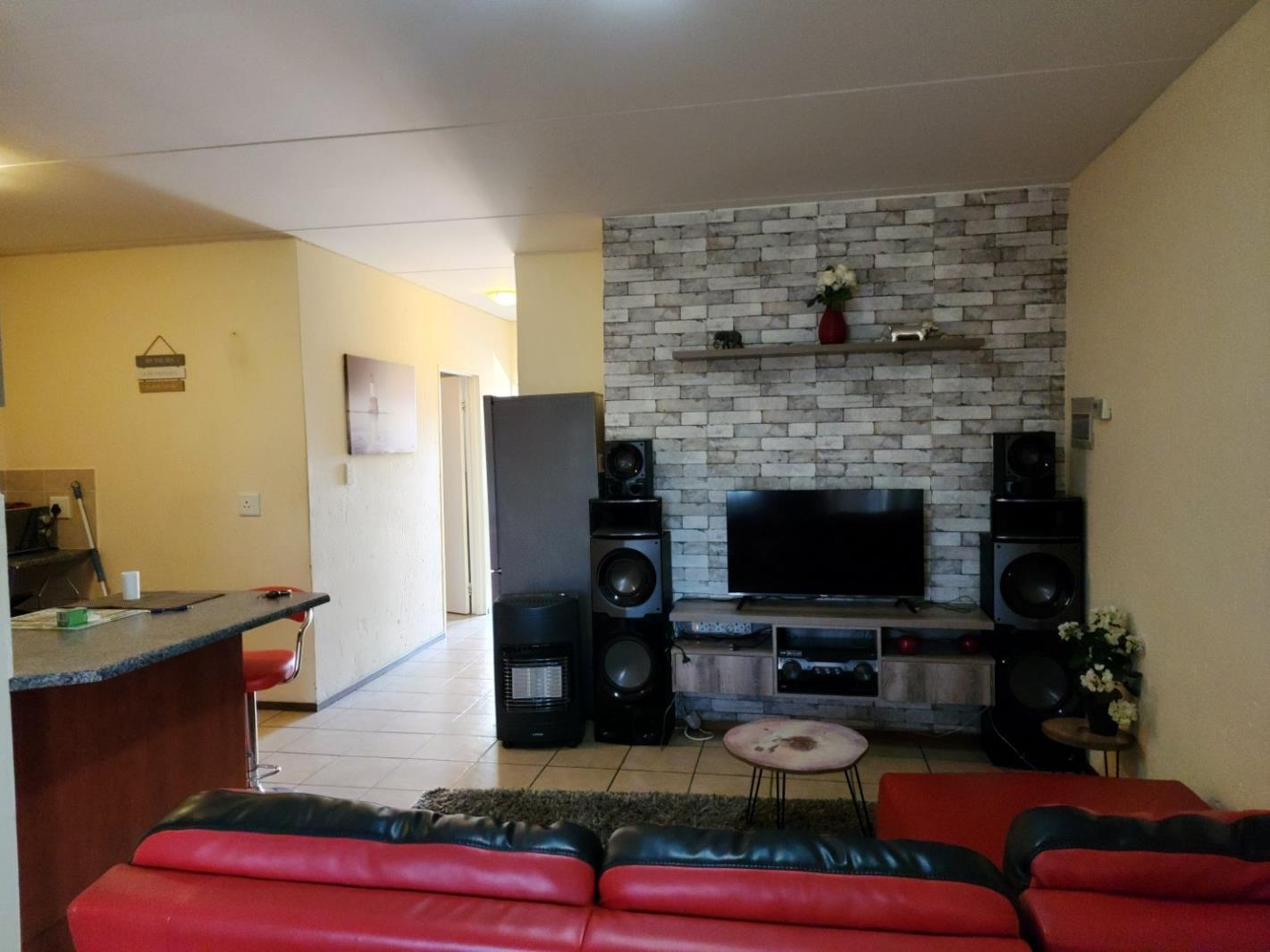 2 Bedroom Apartment in Comet