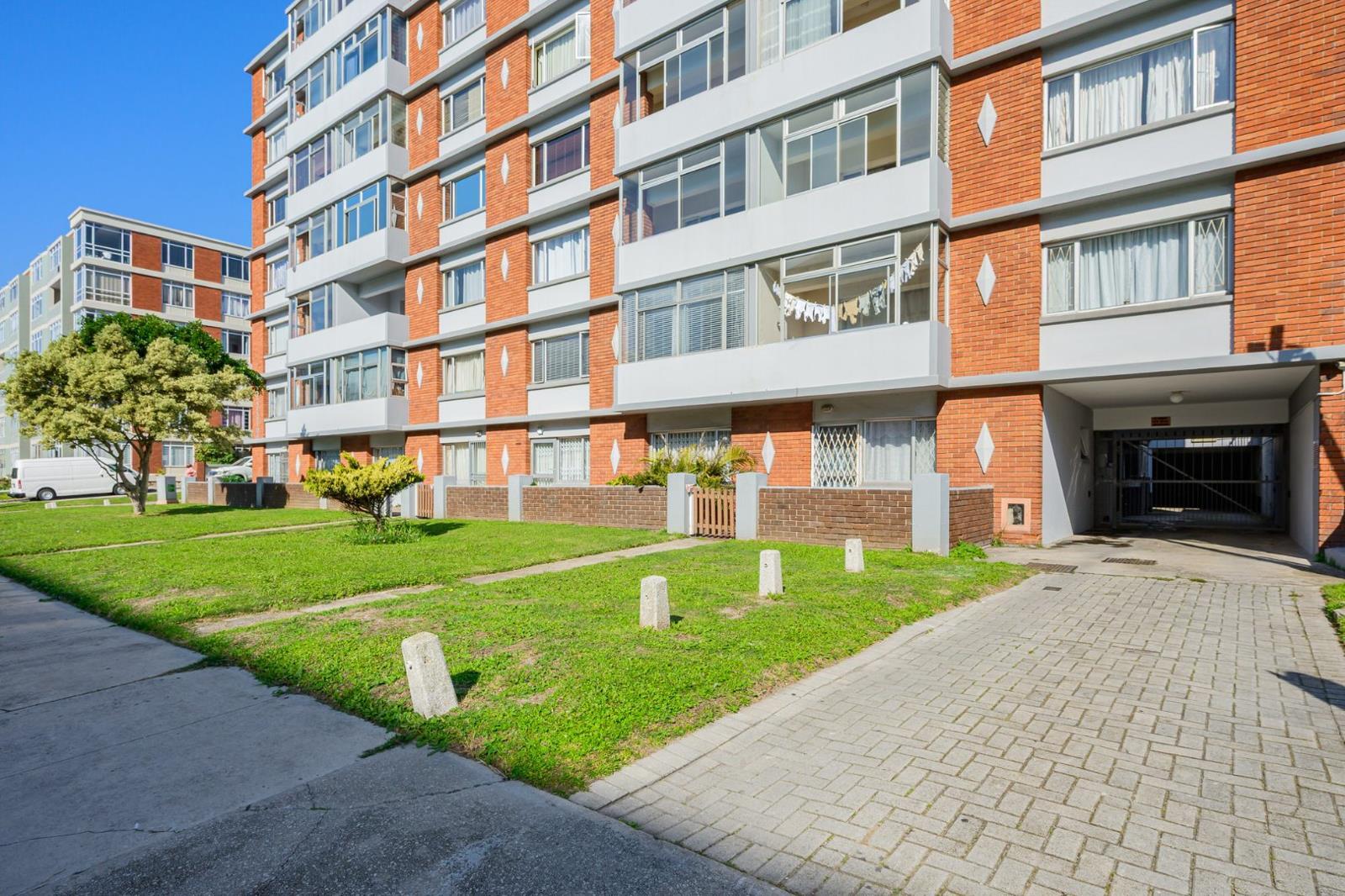 2 Bedroom Apartment in Humewood