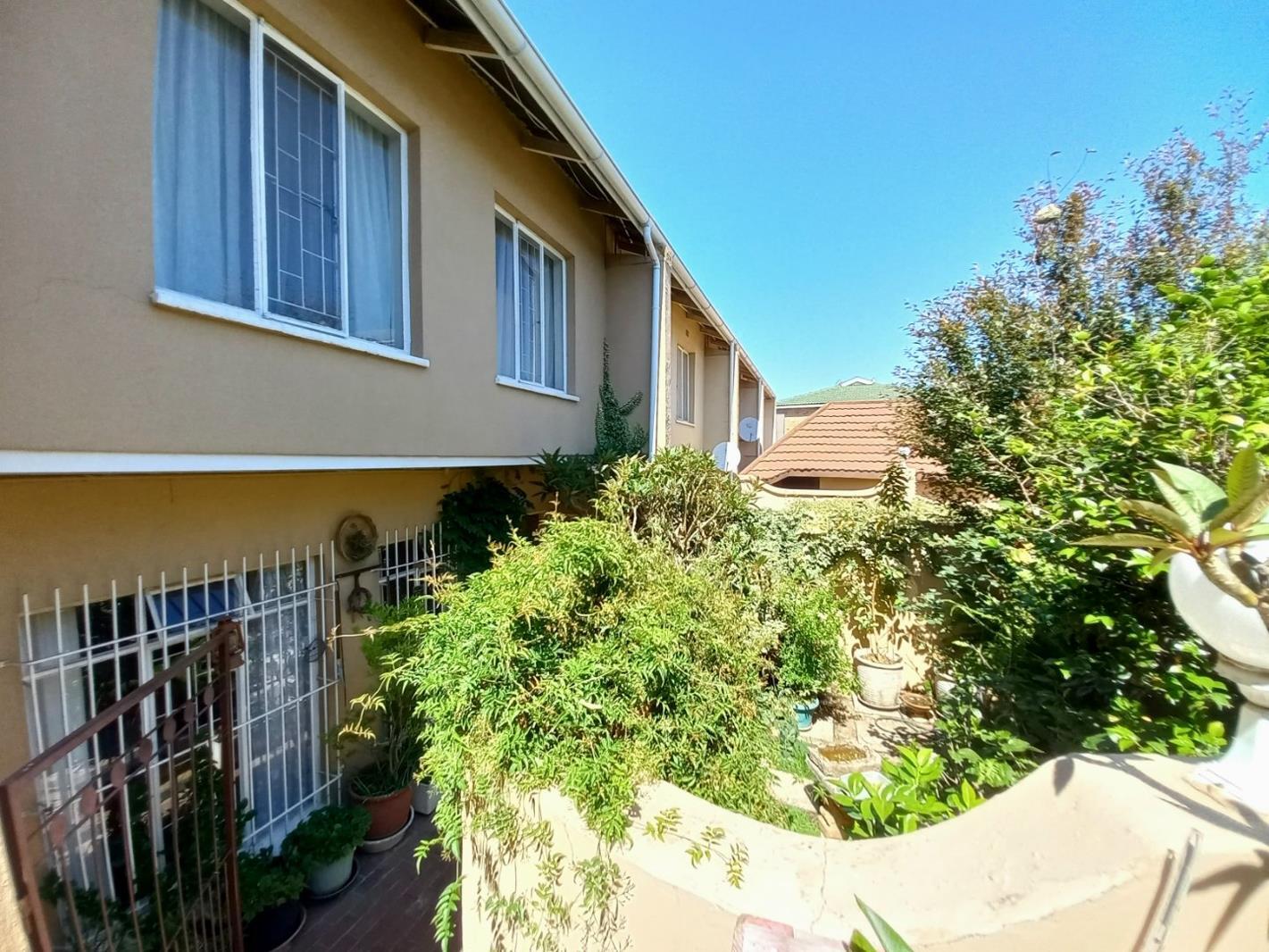 2 Bedroom Townhouse in Primrose Hill