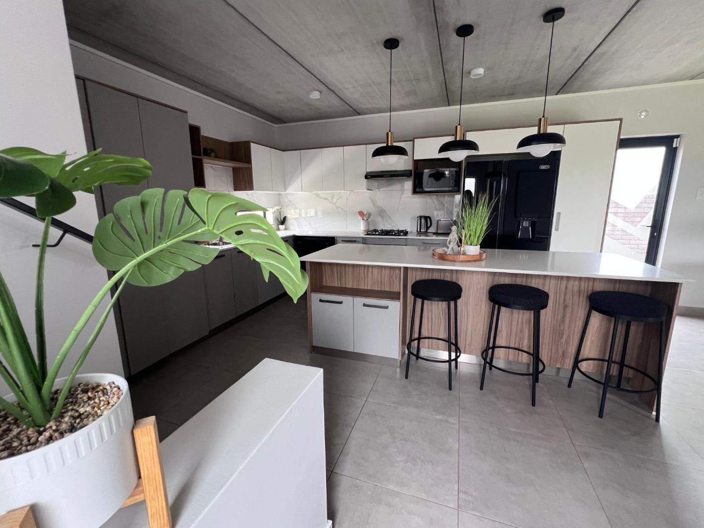 4 Bedroom House in Albertsdal