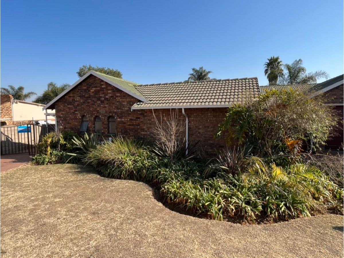 0.5 Bedroom Garden Cottage in Norkem Park