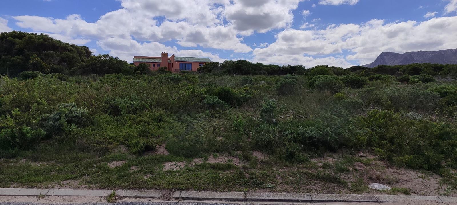 600 m² Land available in Kleinbaai
