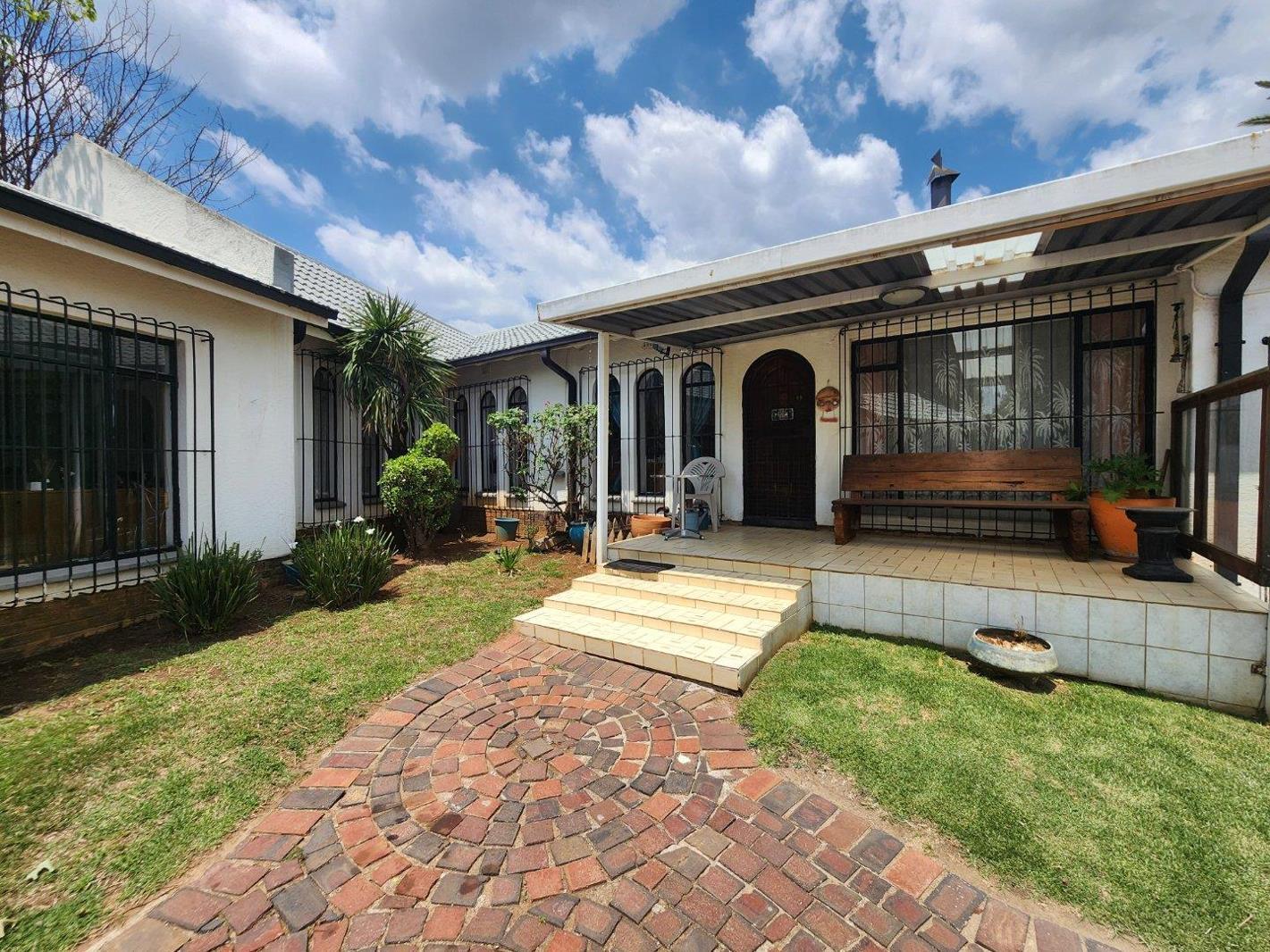 4 Bedroom House in Verwoerdpark