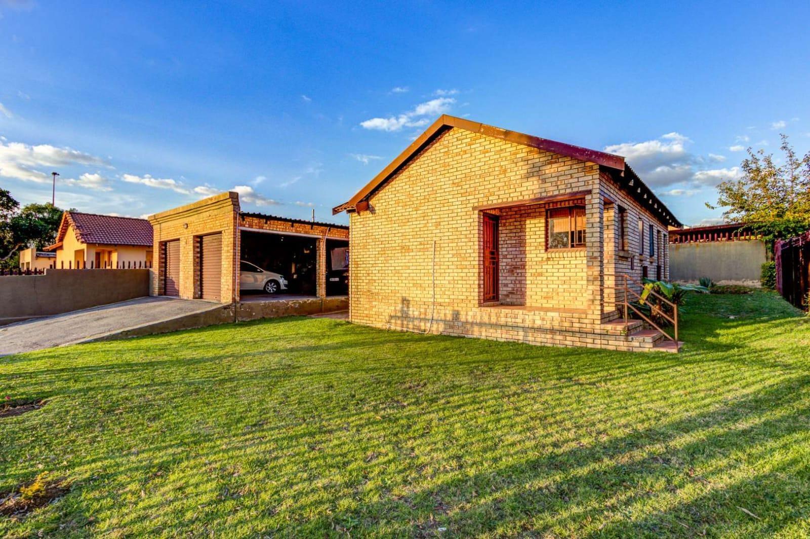 3 Bedroom House in Esther Park