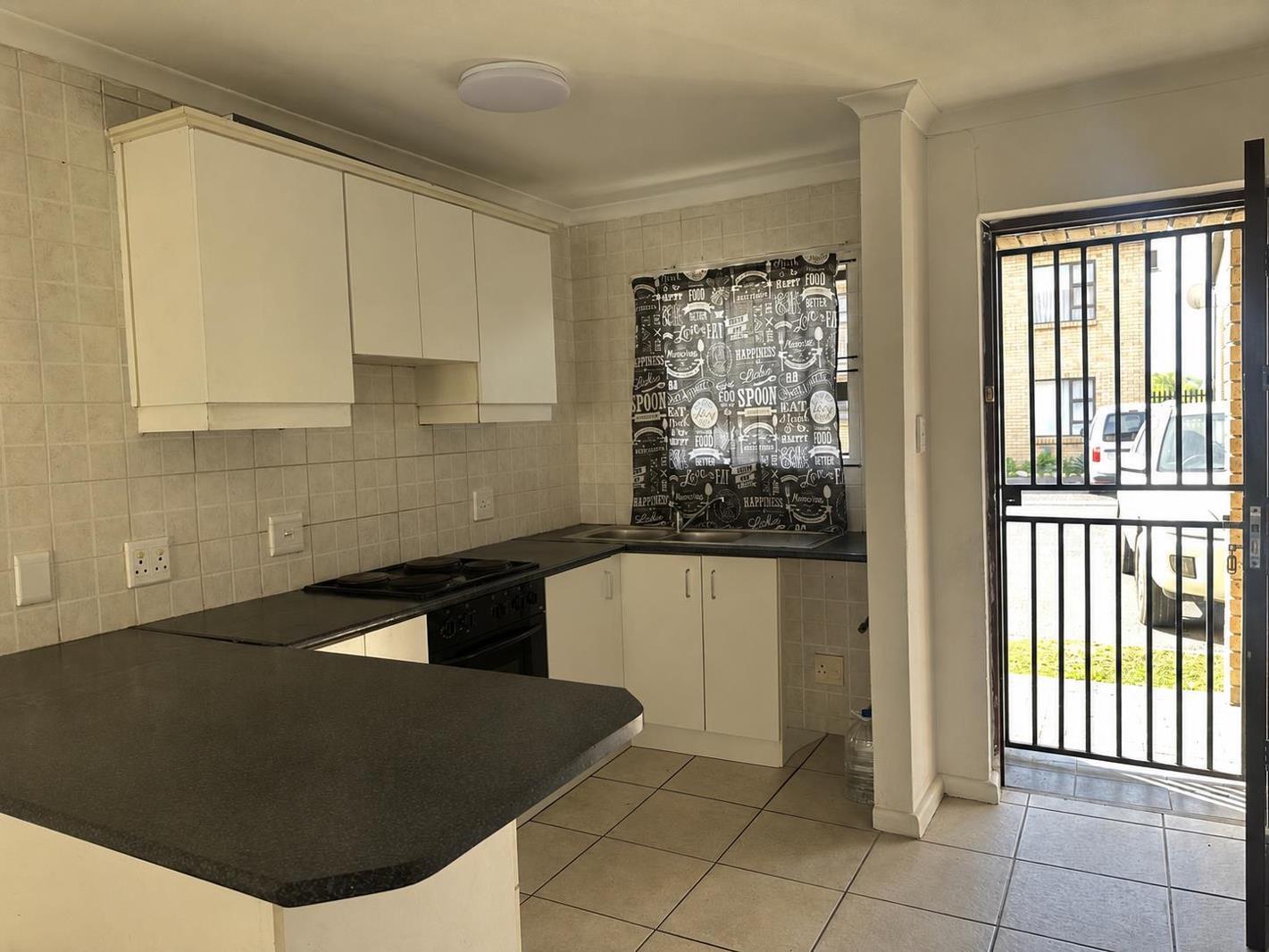 2 Bedroom Apartment in Gordon's Bay Village