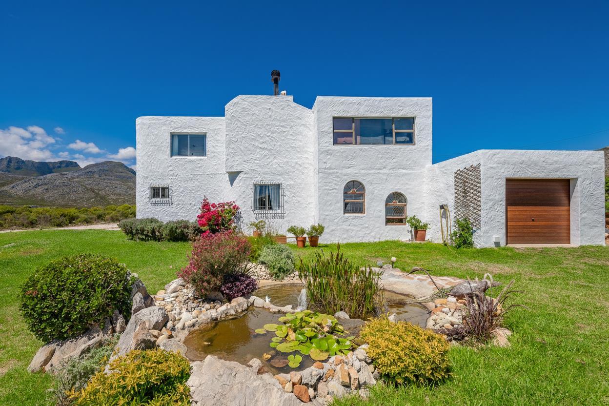 2 Bedroom House in Pringle Bay