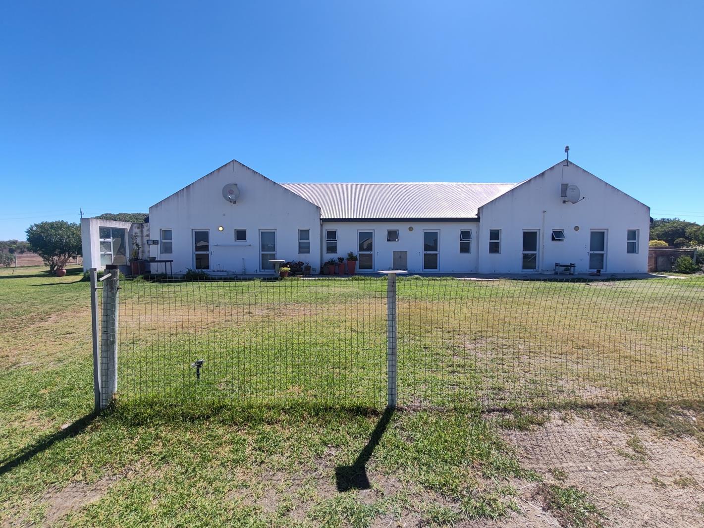 7 Bedroom House in Long Acres
