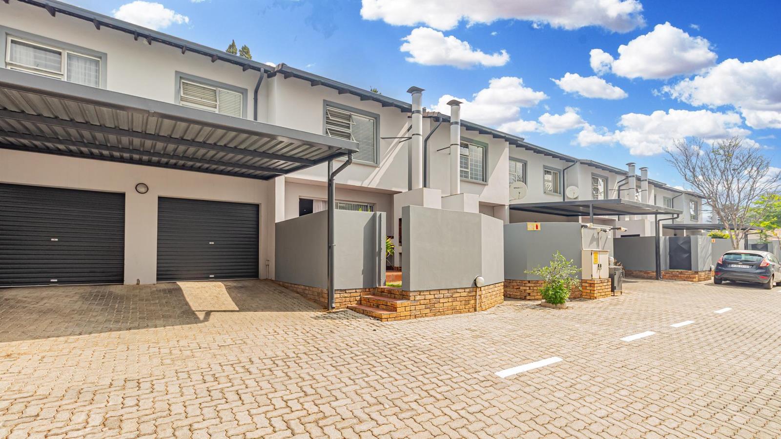 3 Bedroom Townhouse in Ferndale