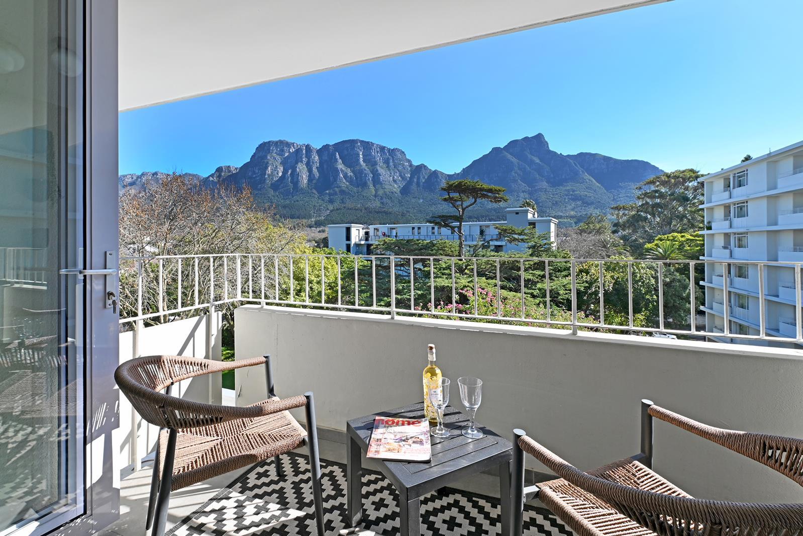 2 Bedroom Apartment in Newlands