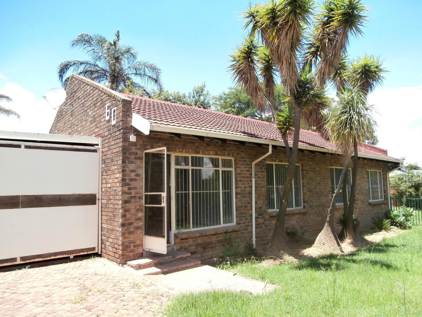 3 Bedroom House in Rooihuiskraal