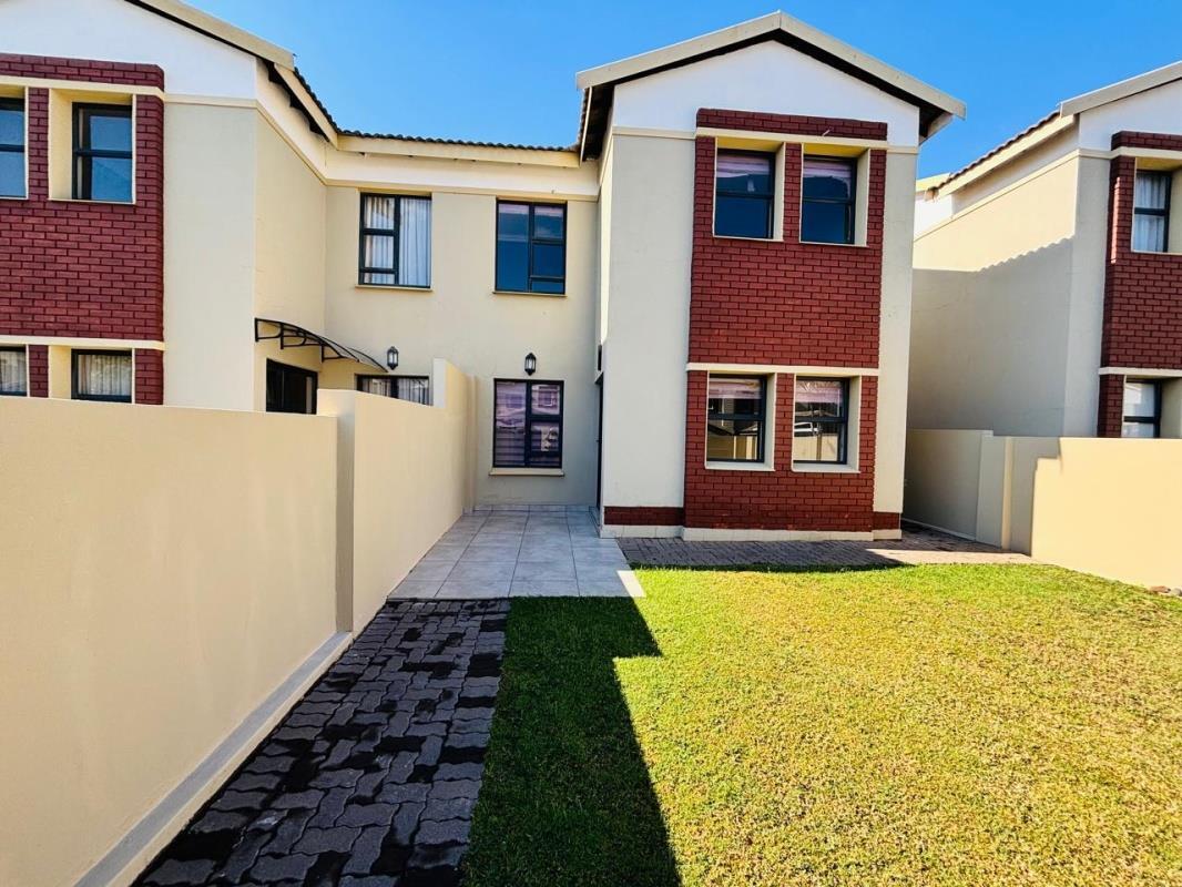 3 Bedroom Townhouse in Equestria