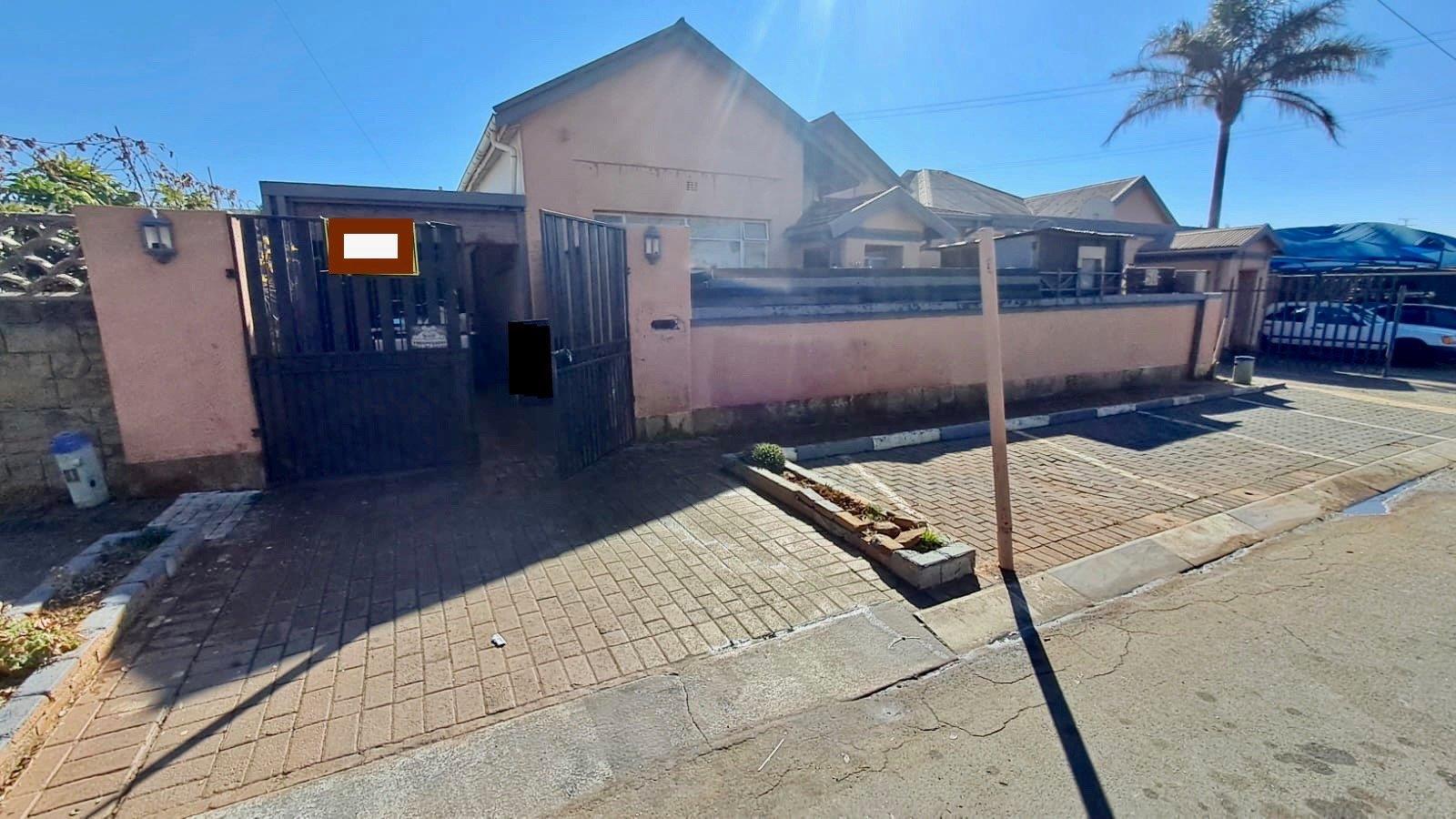 4 Bedroom House in Krugersdorp West
