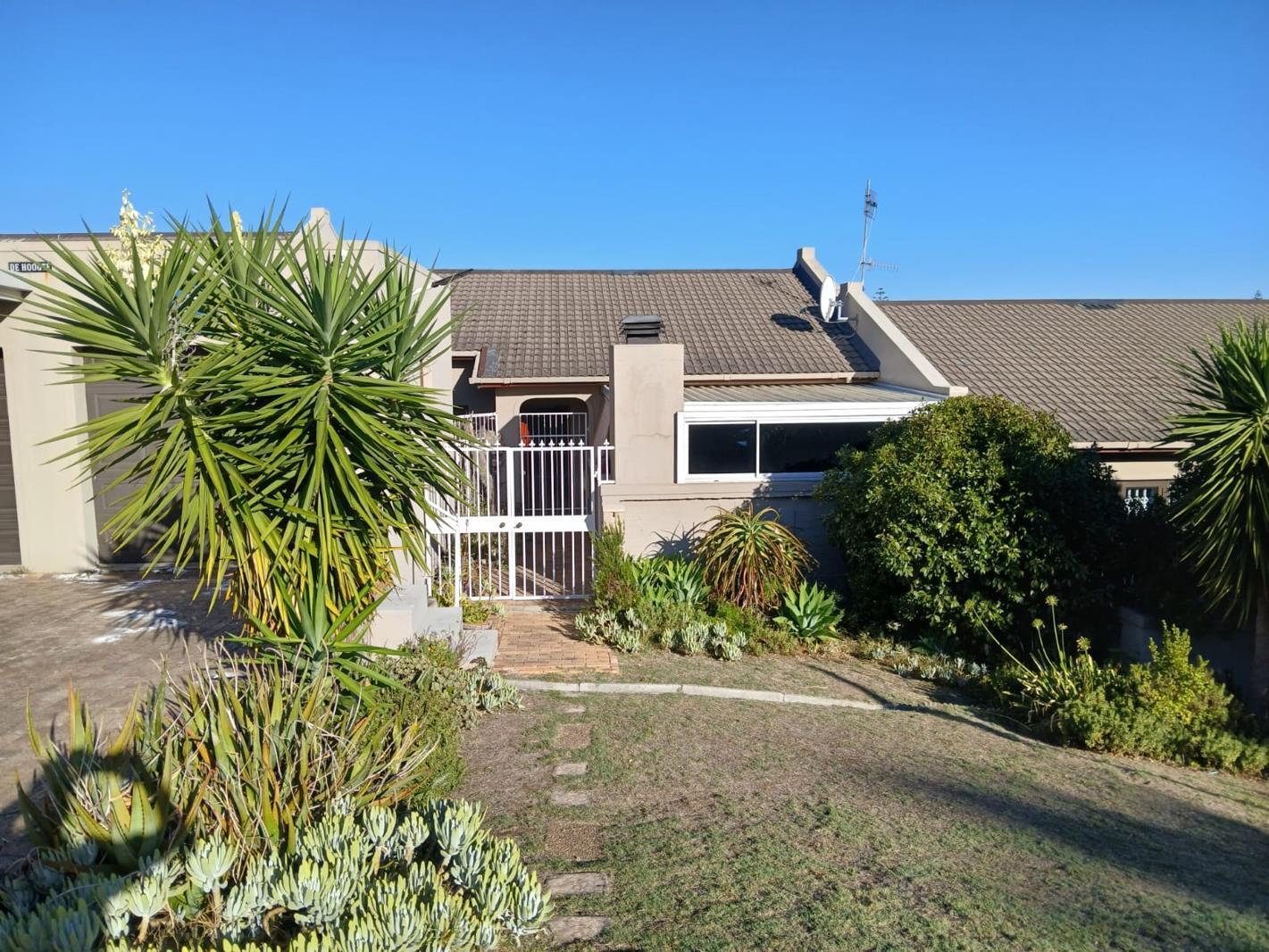 3 Bedroom Townhouse in Stellenberg