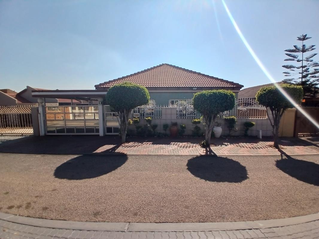 3 Bedroom House in Mabopane A