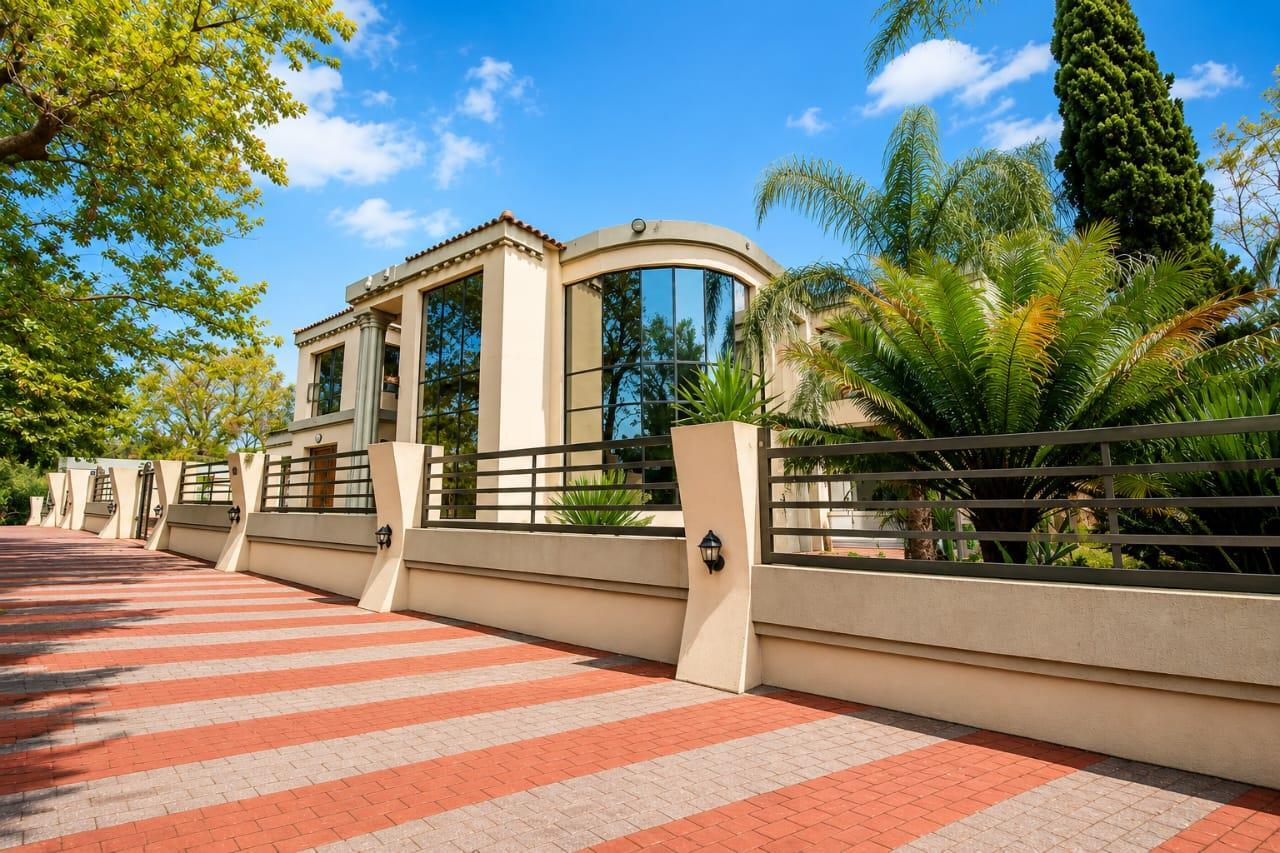 6 Bedroom House in Bendor