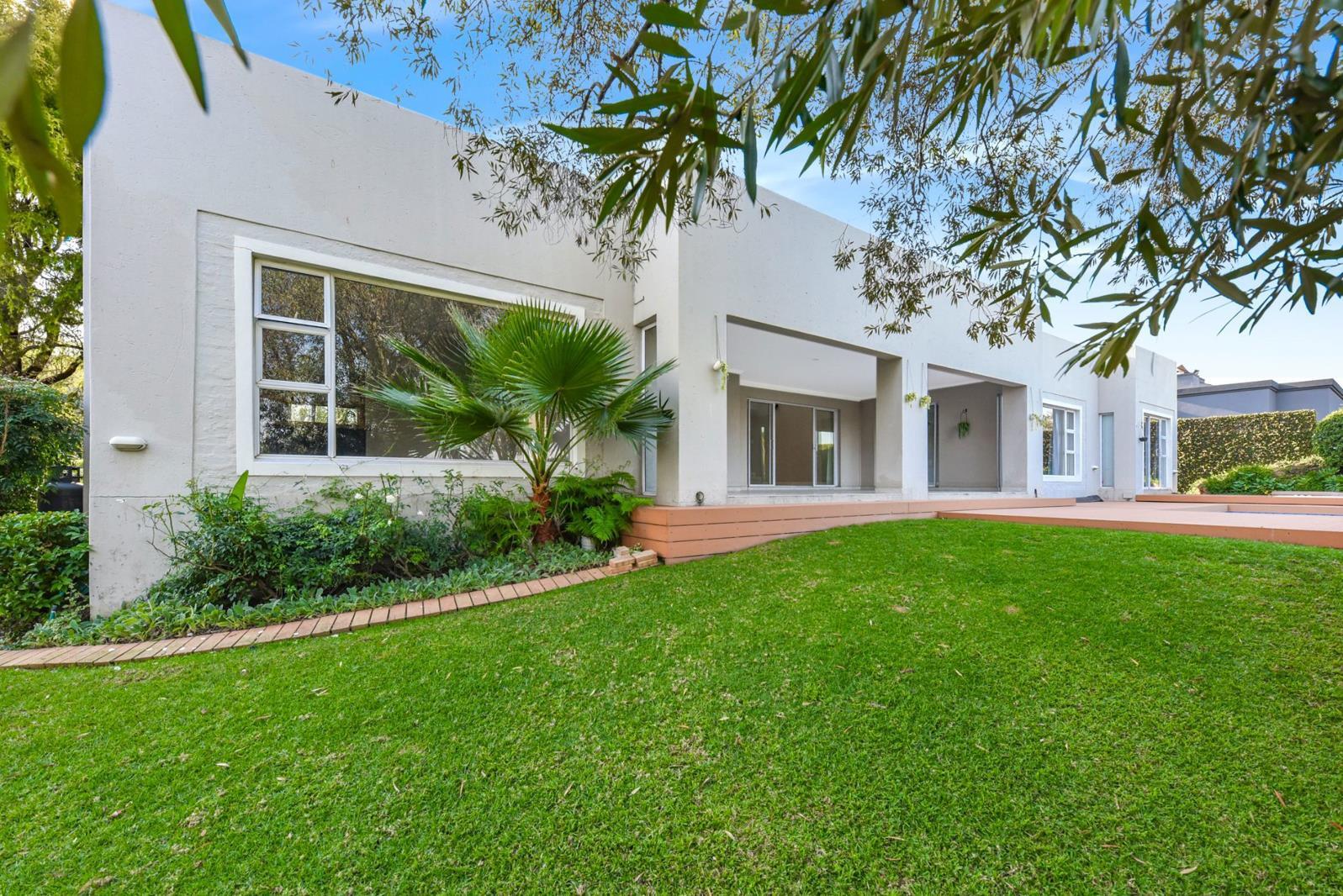 4 Bedroom House in Dainfern Golf Estate