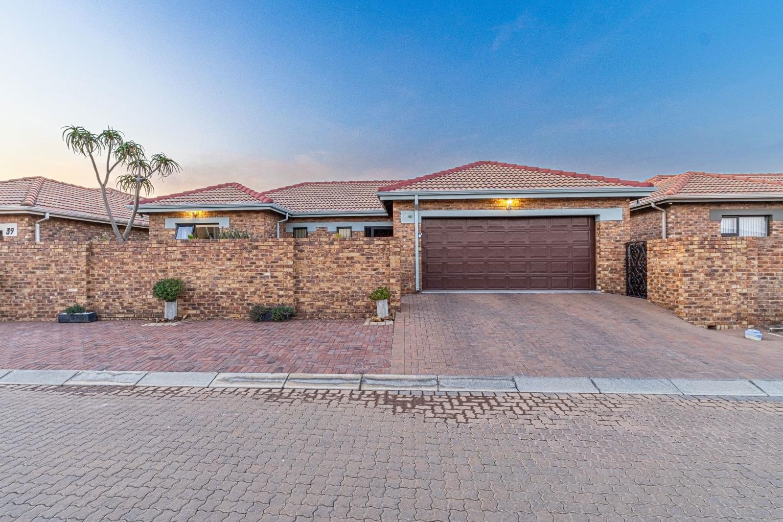 3 Bedroom House in Bartlett