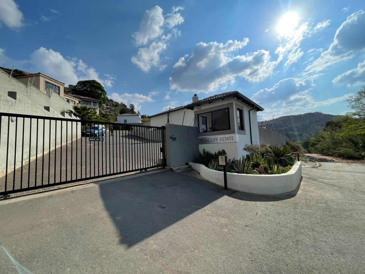 4 Bedroom Townhouse in Allens Nek
