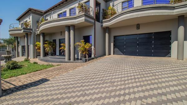 7 Bedroom House in Meyersdal