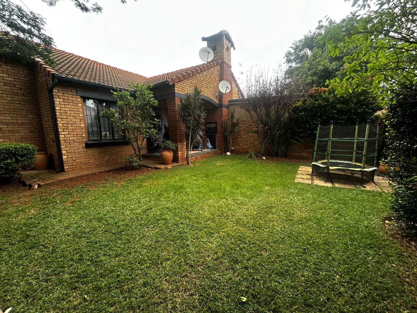 3 Bedroom Townhouse in Equestria