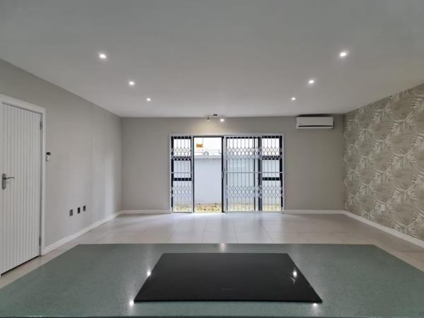 3 Bedroom Apartment in Essenwood