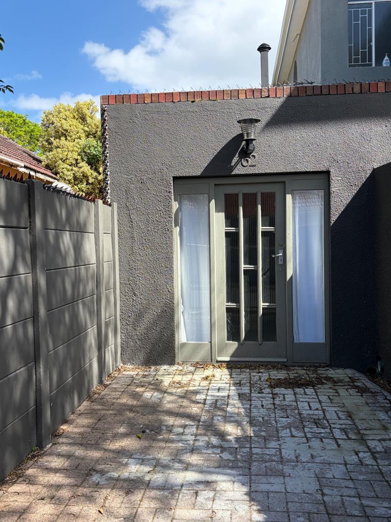 Studio apartment in Claremont